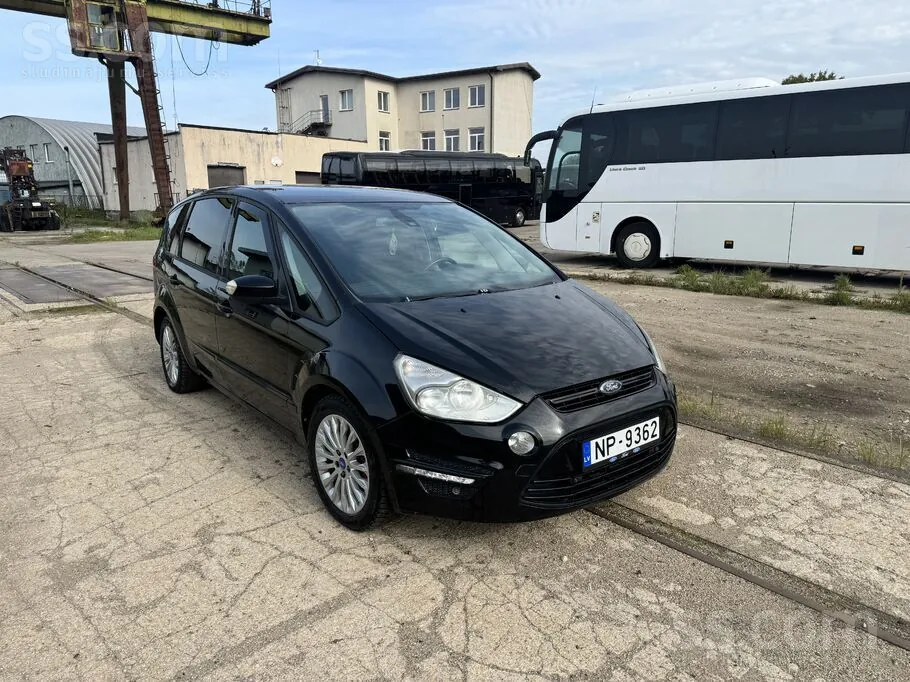 Ford S-Max 2011 photo 2