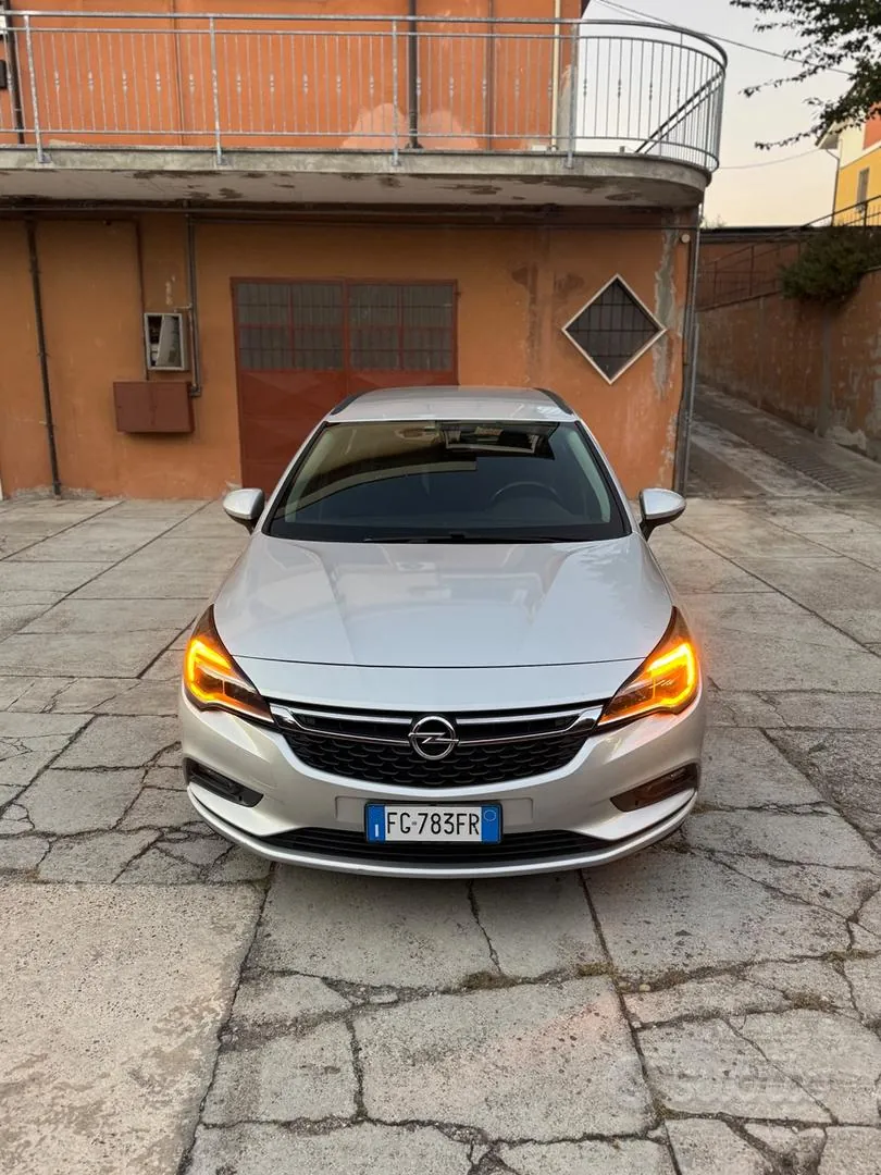 Opel Astra 2016 photo 2