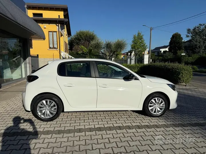 Peugeot 208 2022 photo 5