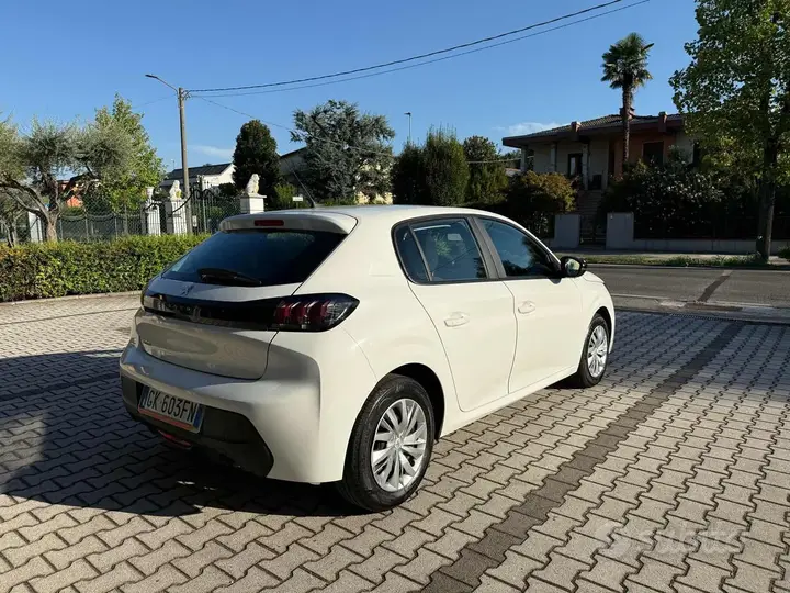 Peugeot 208 2022 photo 4