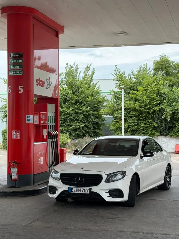 Mercedes-Benz E 220 D