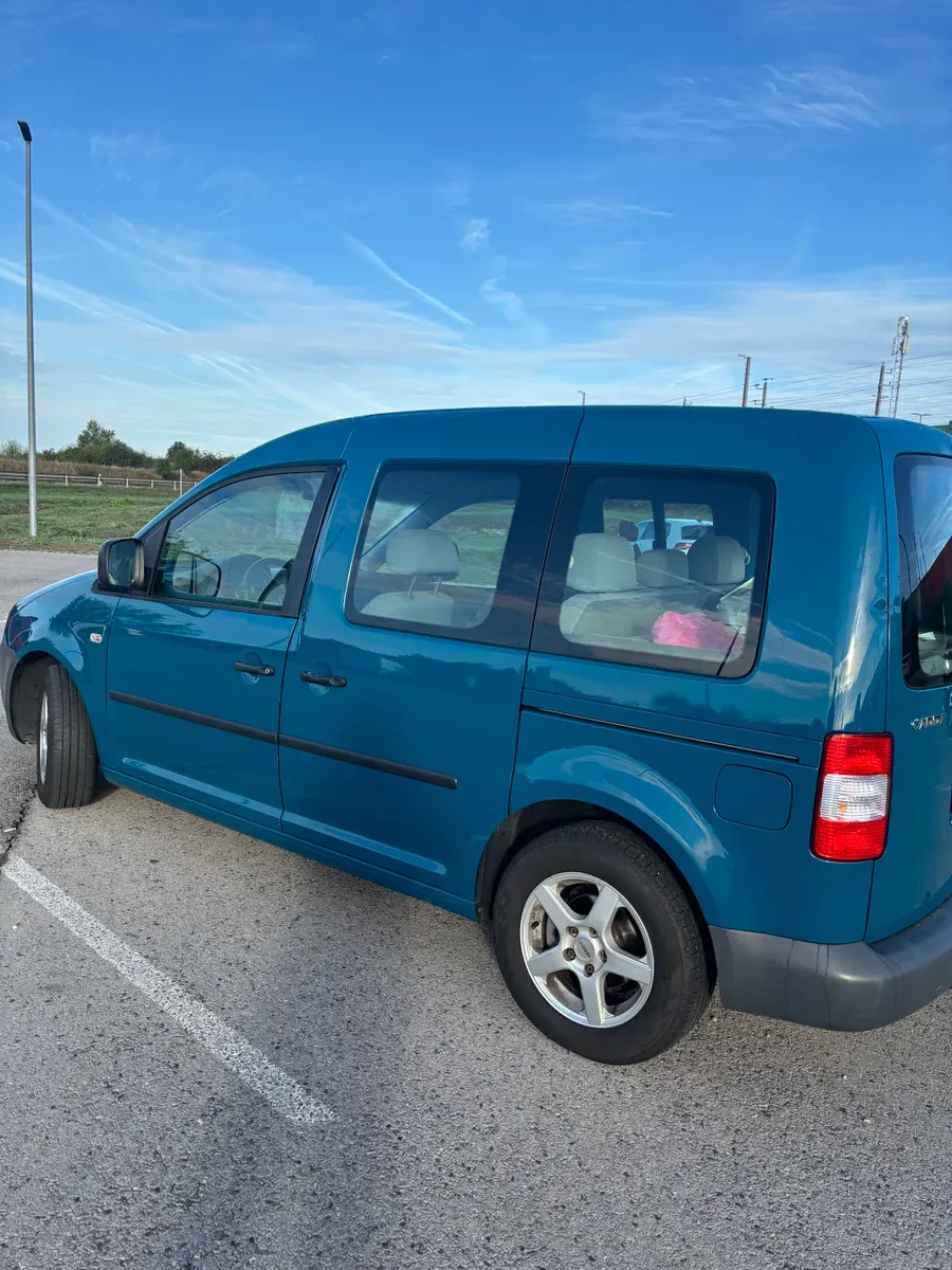 Volkswagen Caddy 2009 photo 2