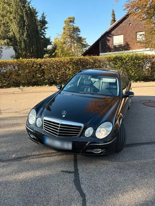 Mercedes-Benz W211
