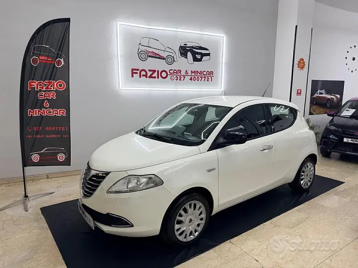 Lancia Ypsilon