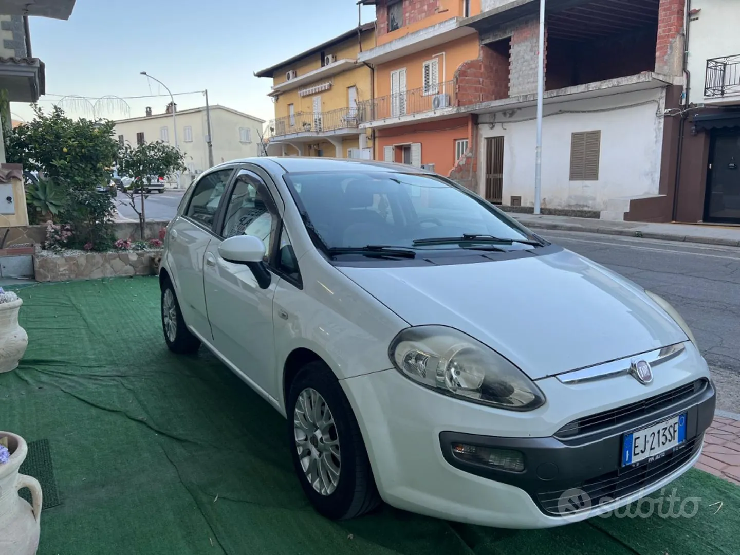 Fiat Punto Evo 2011 photo 2