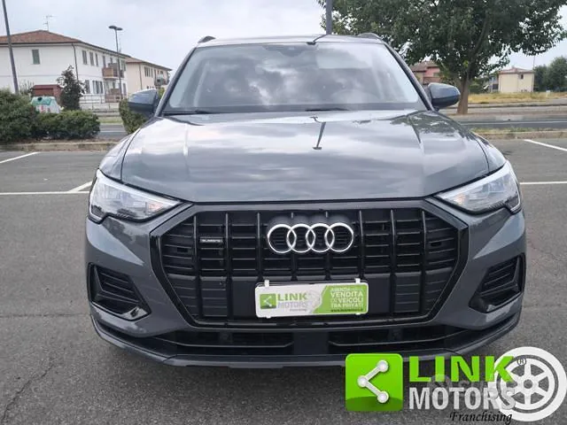 Audi Q3 2019 photo 2