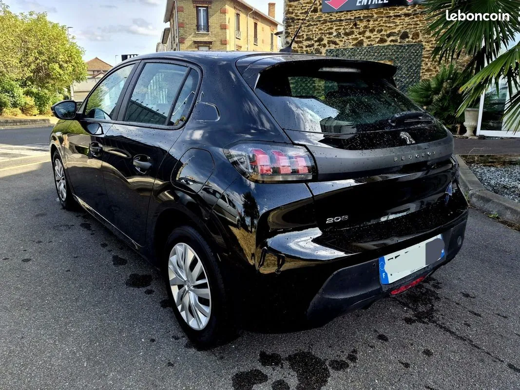 Peugeot 208 2021 photo 2