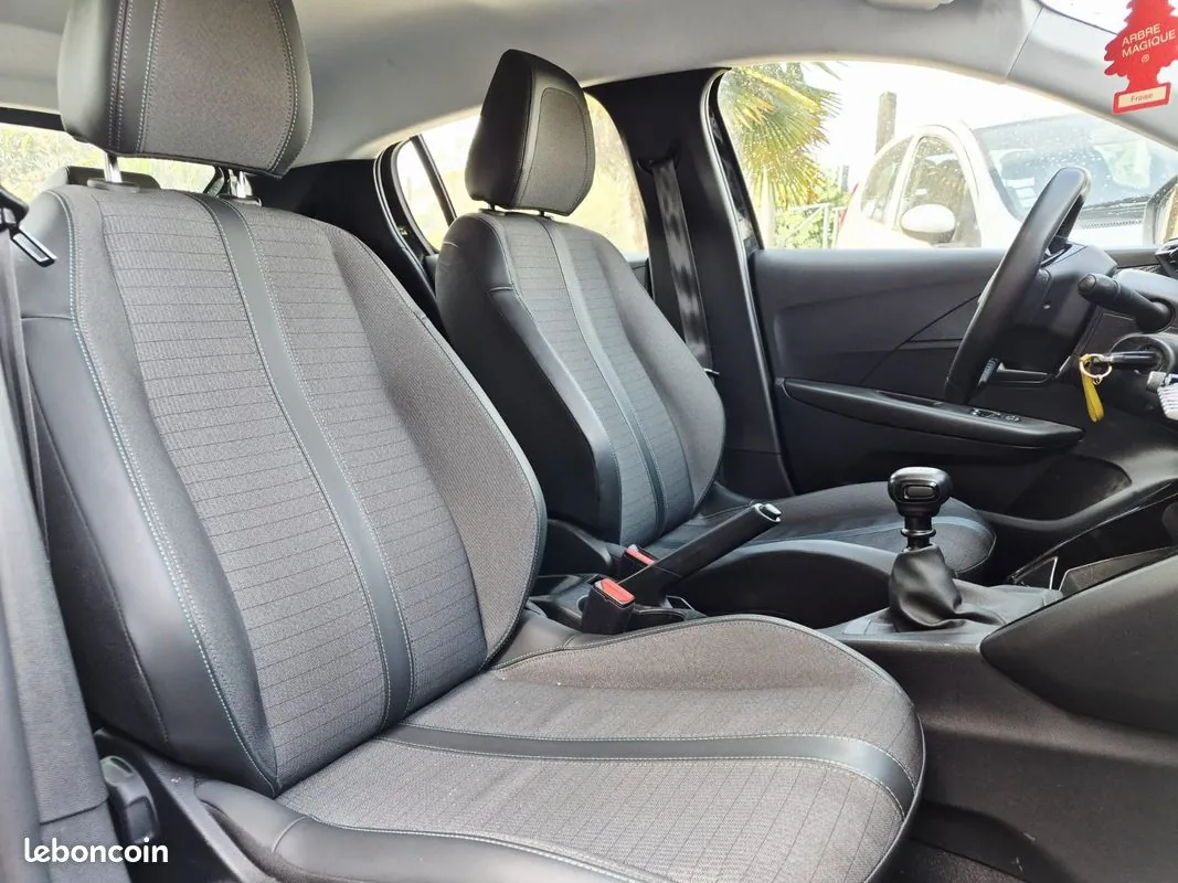 Peugeot 208 2021 photo 4