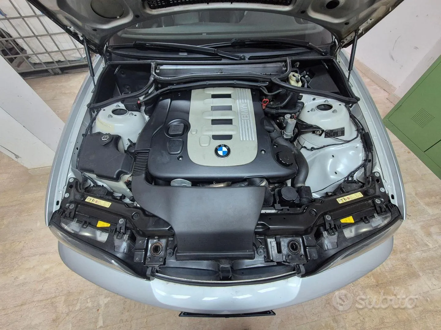 BMW 3 Series 2003 photo 2