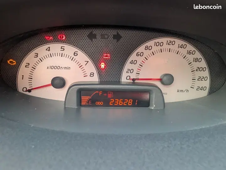Toyota Yaris 2004 photo 5