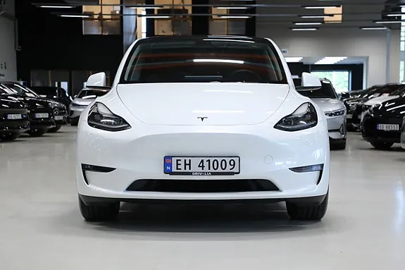 Tesla Model Y 2024 photo 3