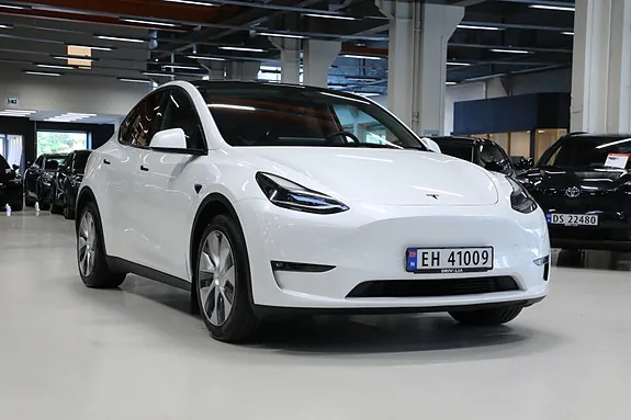 Tesla Model Y 2024 photo 2