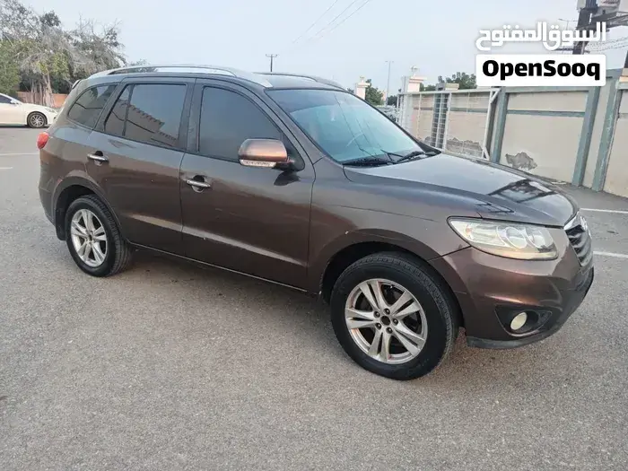 Hyundai Santa Fe 2011 photo 2