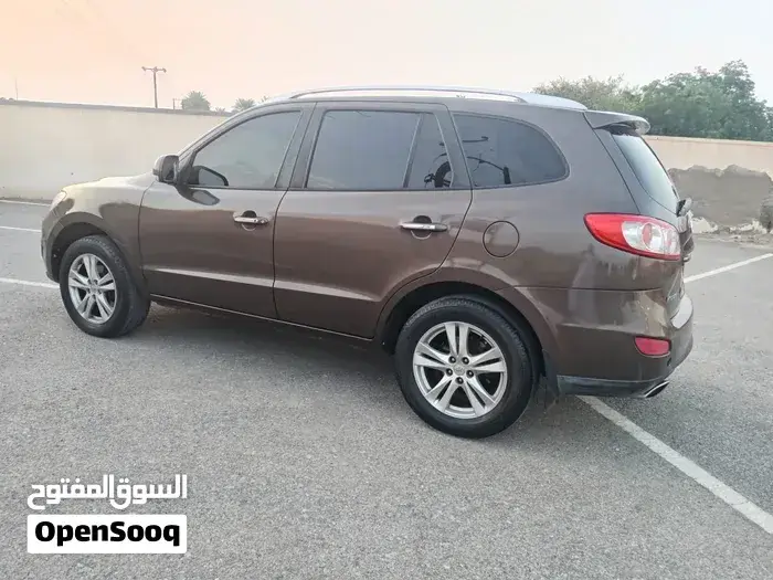 Hyundai Santa Fe 2011 photo 3