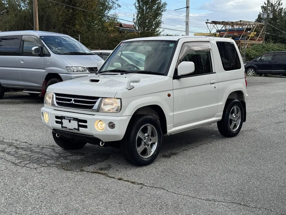 Mitsubishi Pajero Mini Active 2004 photo 3