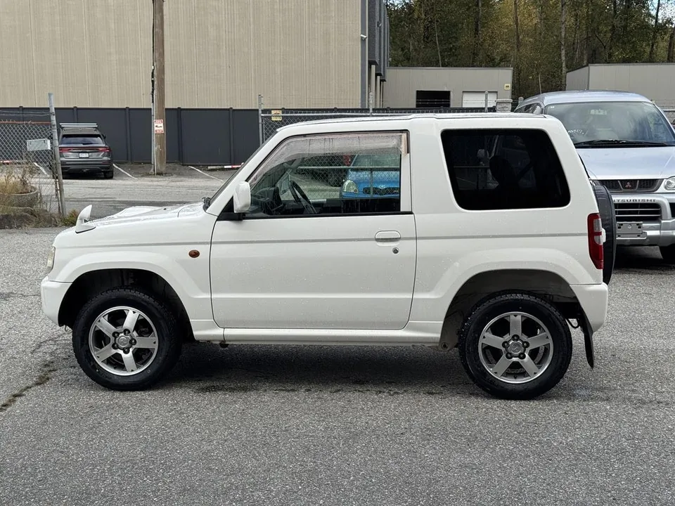 Mitsubishi Pajero Mini Active 2004 photo 4