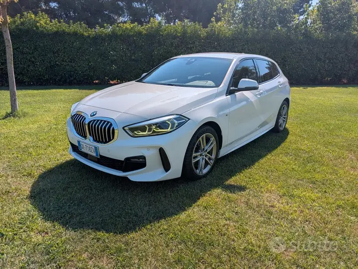 BMW 1 Series 2022 photo 2