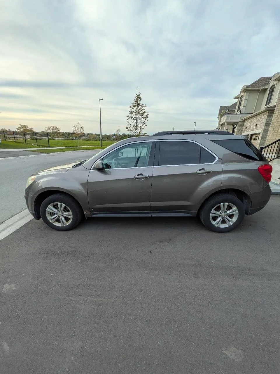 Chevrolet Equinox 2010 photo 2