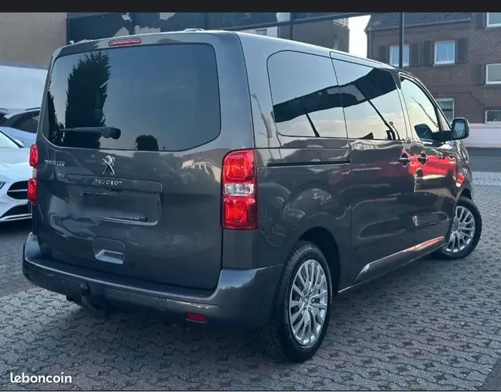 Peugeot Traveller 2022 photo 2