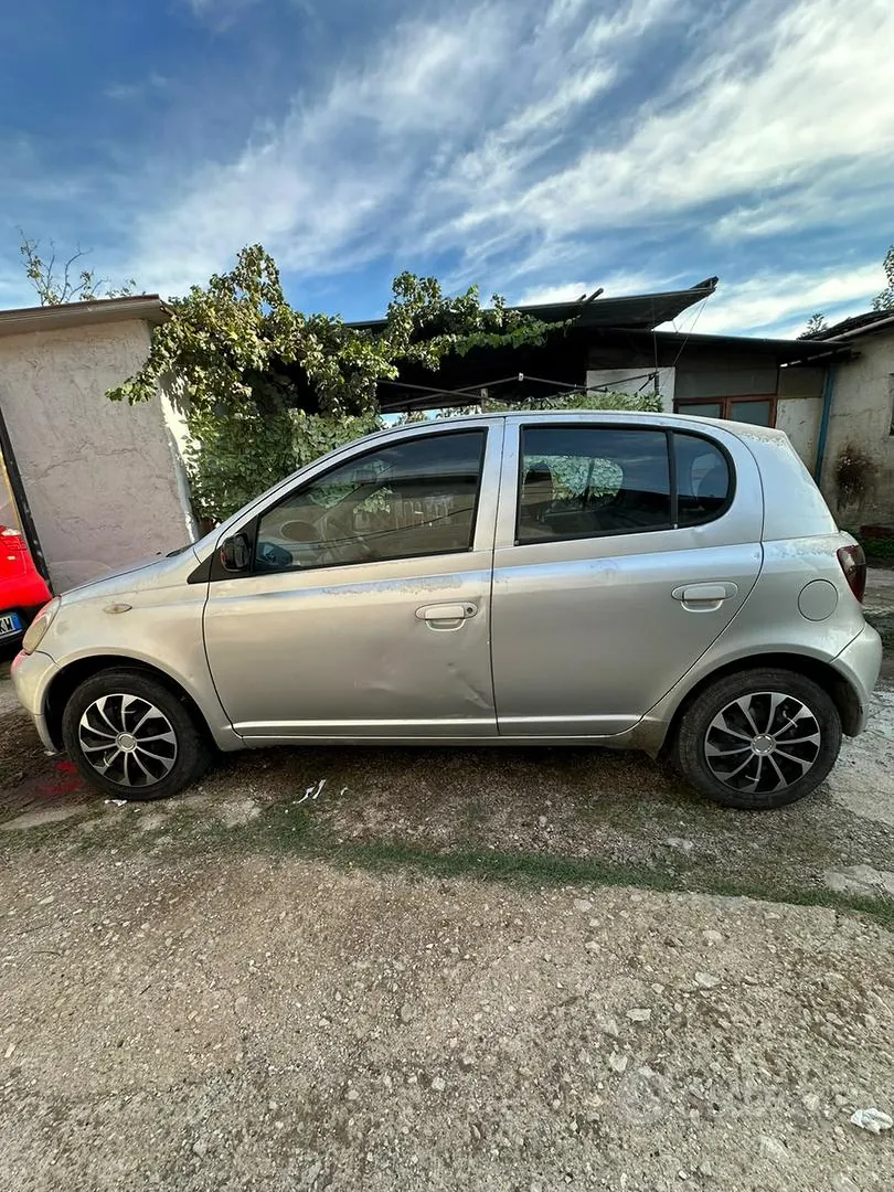 Toyota Yaris 2003 photo 3