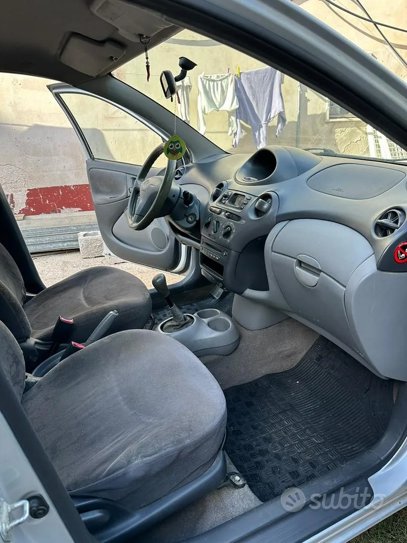 Toyota Yaris 2003 photo 5
