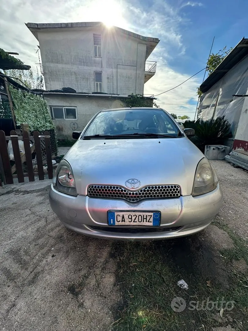 Toyota Yaris 2003 photo 2