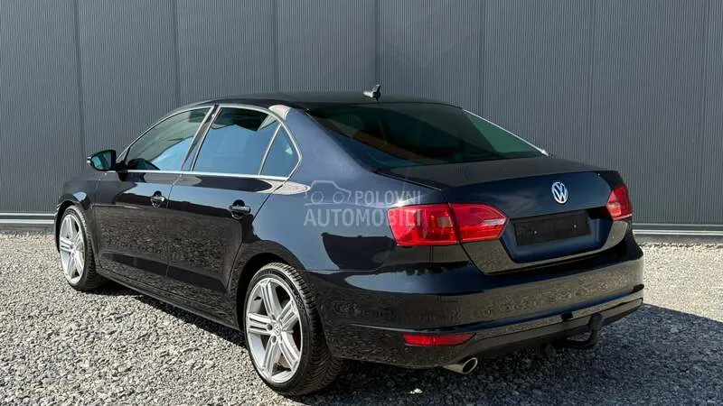 Volkswagen Jetta 2011 photo 3