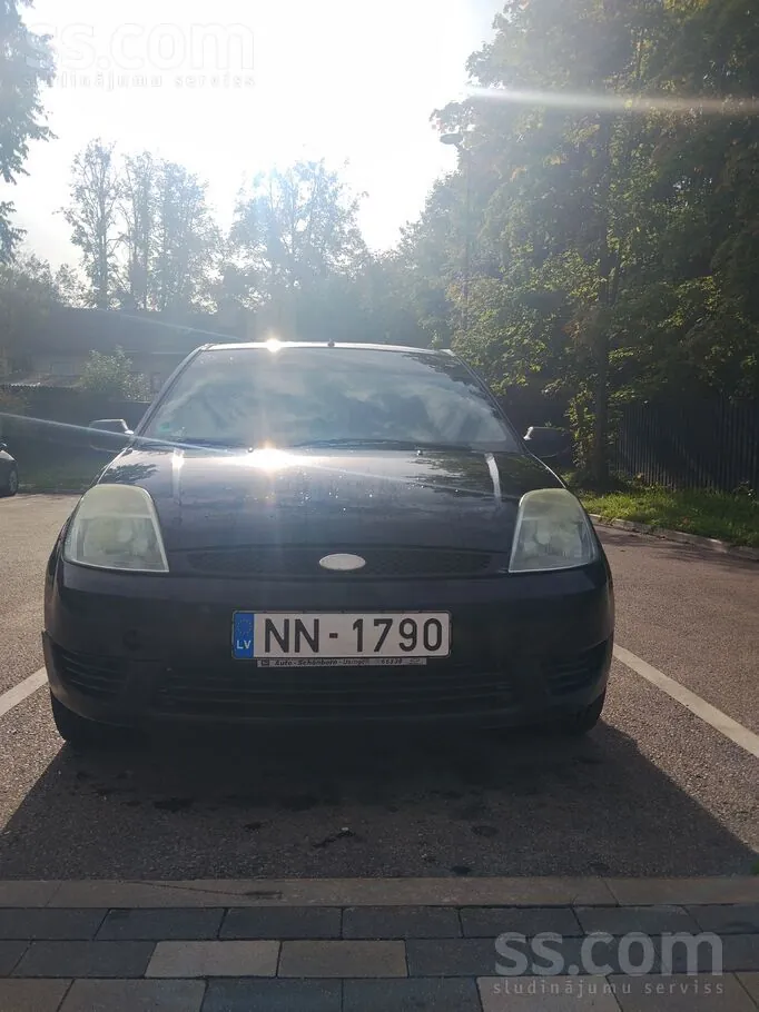 Ford Fiesta 2004 photo 3