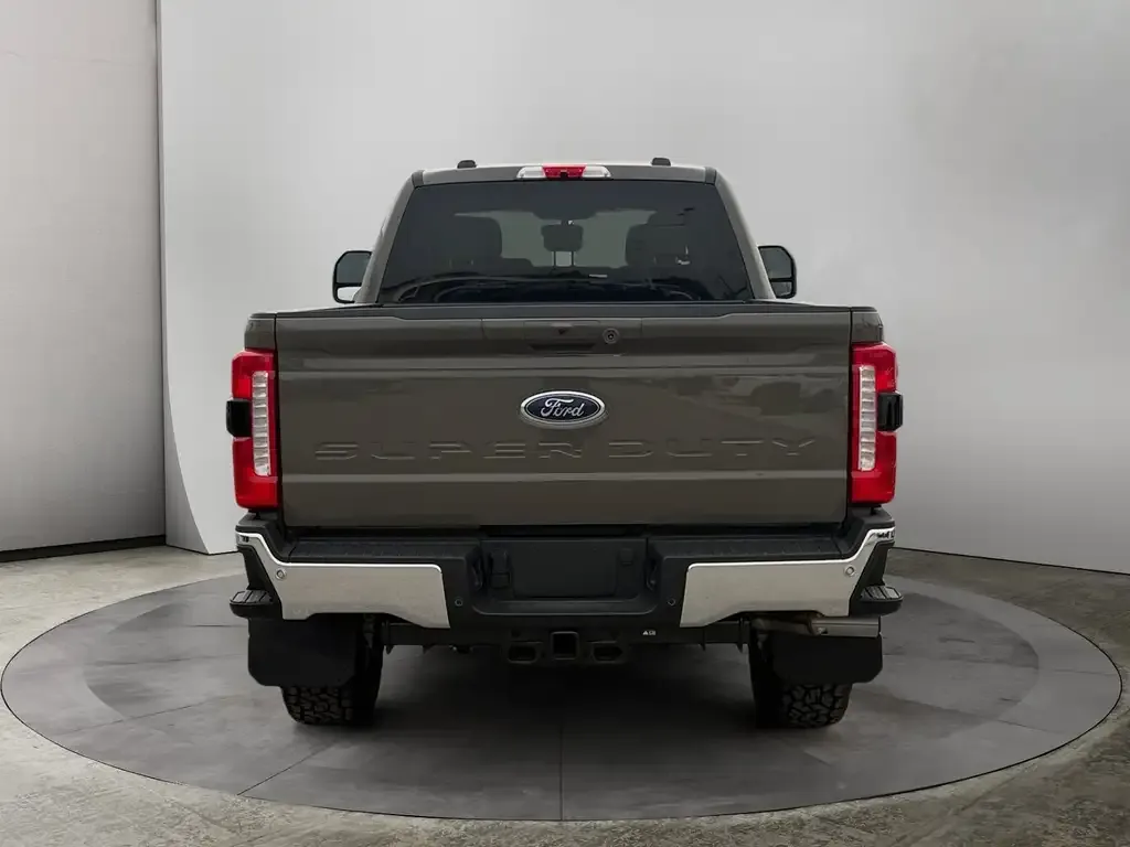 Ford F-350 Super Duty 2026 photo 4