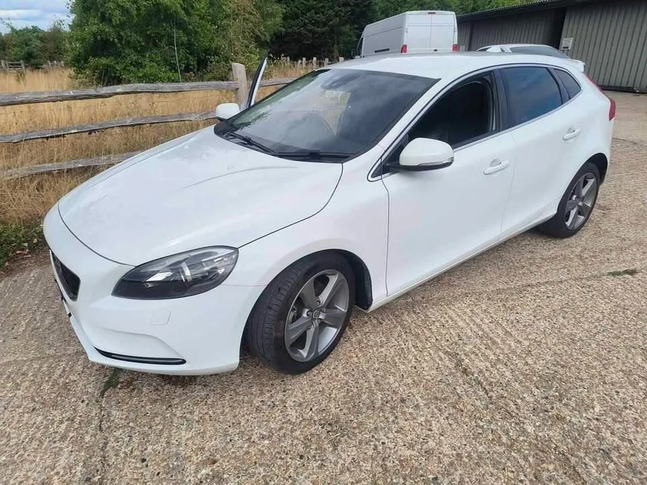 Volvo V40 2015 photo 3