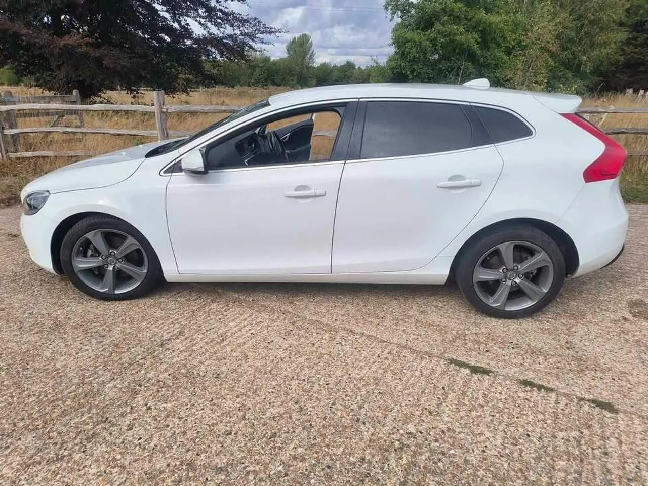 Volvo V40 2015 photo 5