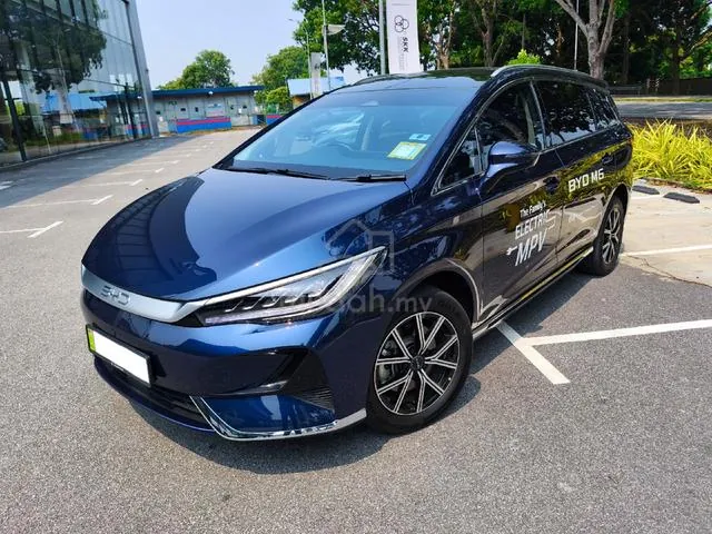 BYD M6
