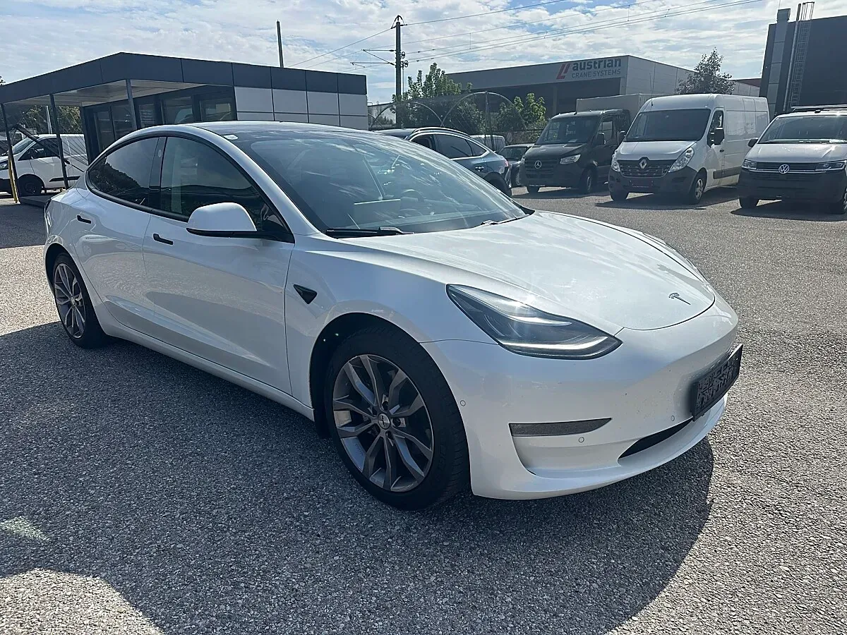 Tesla Model 3 2021 photo 3