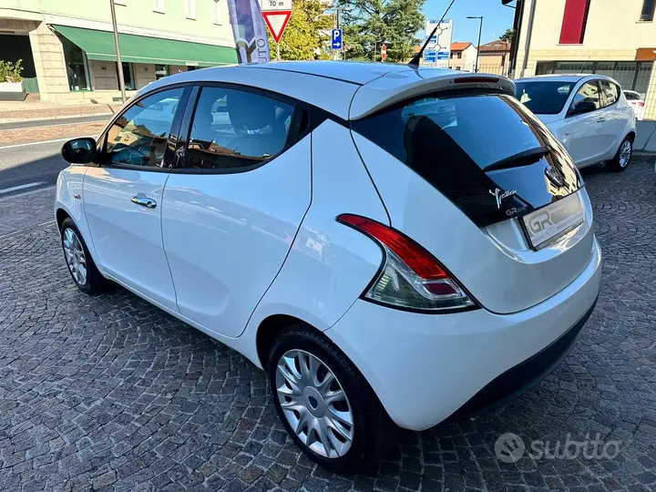 Lancia Ypsilon 2014 photo 4