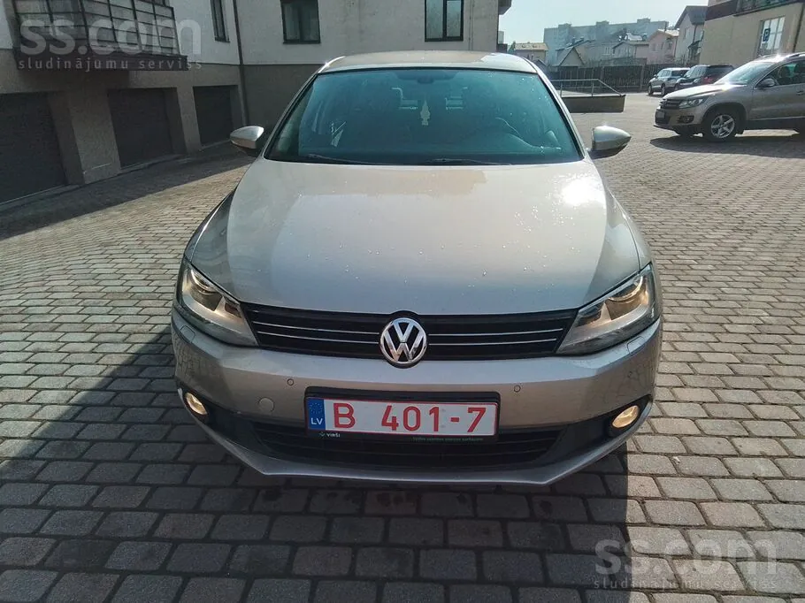 Volkswagen Jetta 2012 photo 2