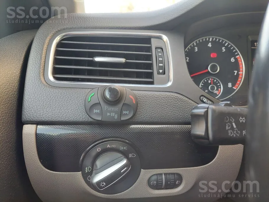 Volkswagen Jetta 2012 photo 5