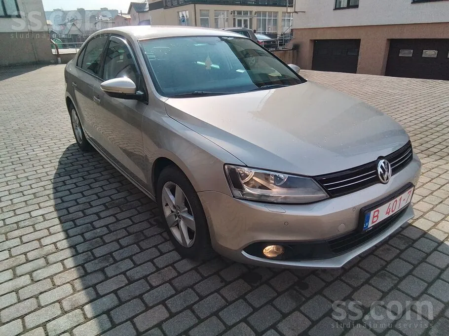 Volkswagen Jetta 2012 photo 3