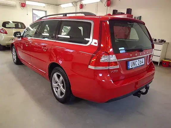 Volvo V70 2016 photo 2