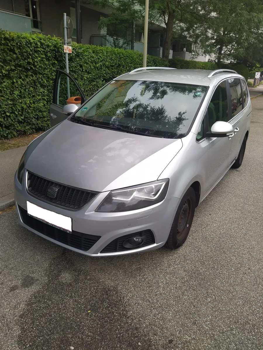 Seat Alhambra 2011 photo 2