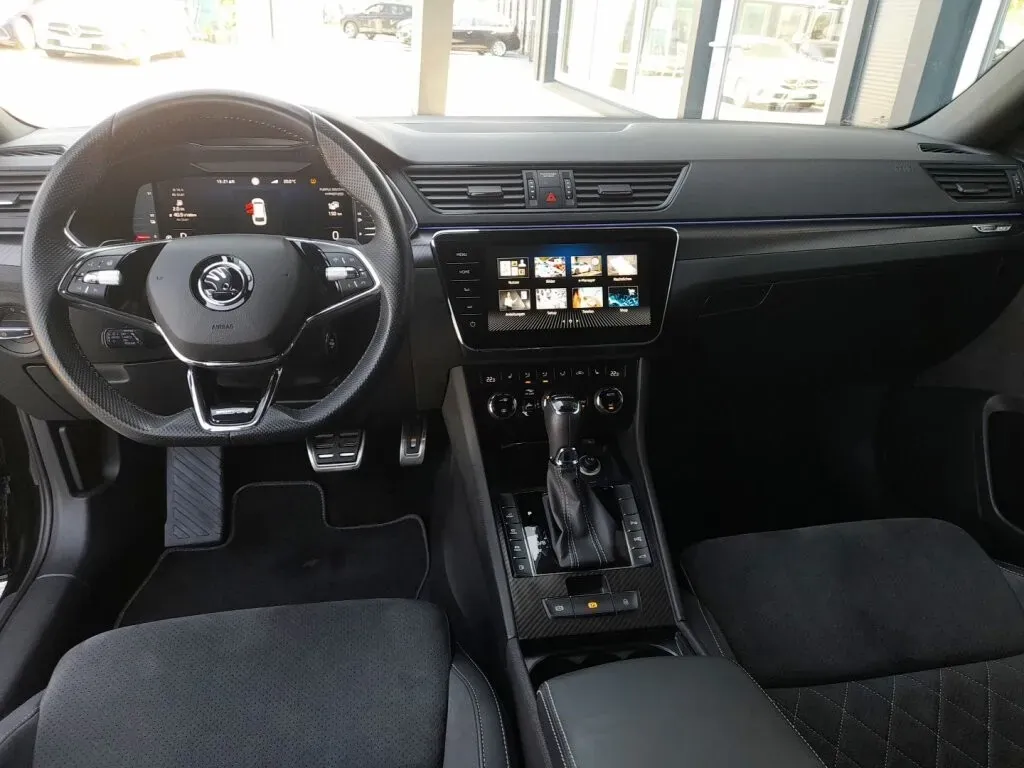 Skoda Superb 2023 photo 3