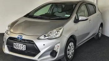 Toyota Aqua 2015 photo 4