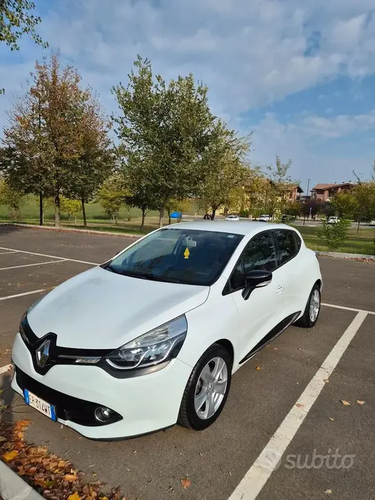 Renault Clio 2013 photo 2