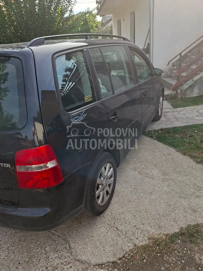 Volkswagen Touran 2006 photo 3