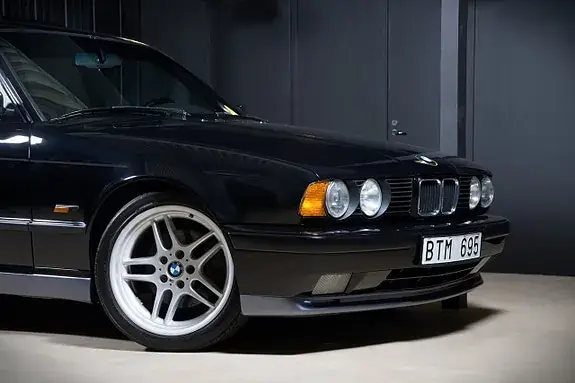 BMW M5 1993 photo 3