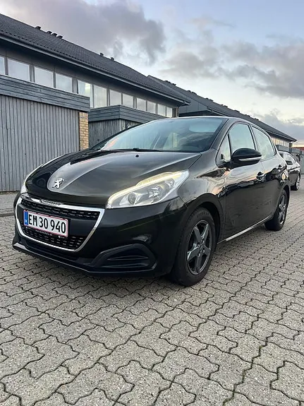 Peugeot 208 2016 photo 2