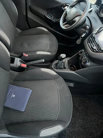 Peugeot 208 2016 photo 3