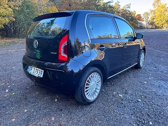 Volkswagen Up 2014 photo 5