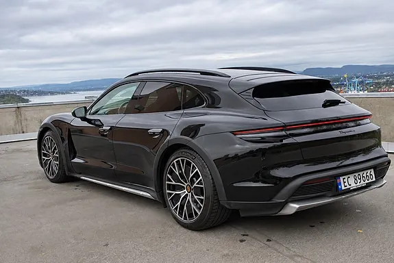 Porsche Taycan 4