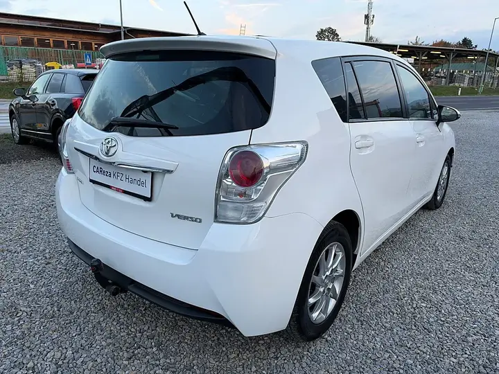 Toyota Verso 2016 photo 3