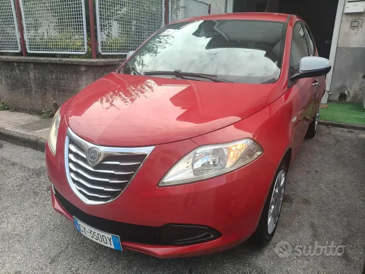Lancia Ypsilon